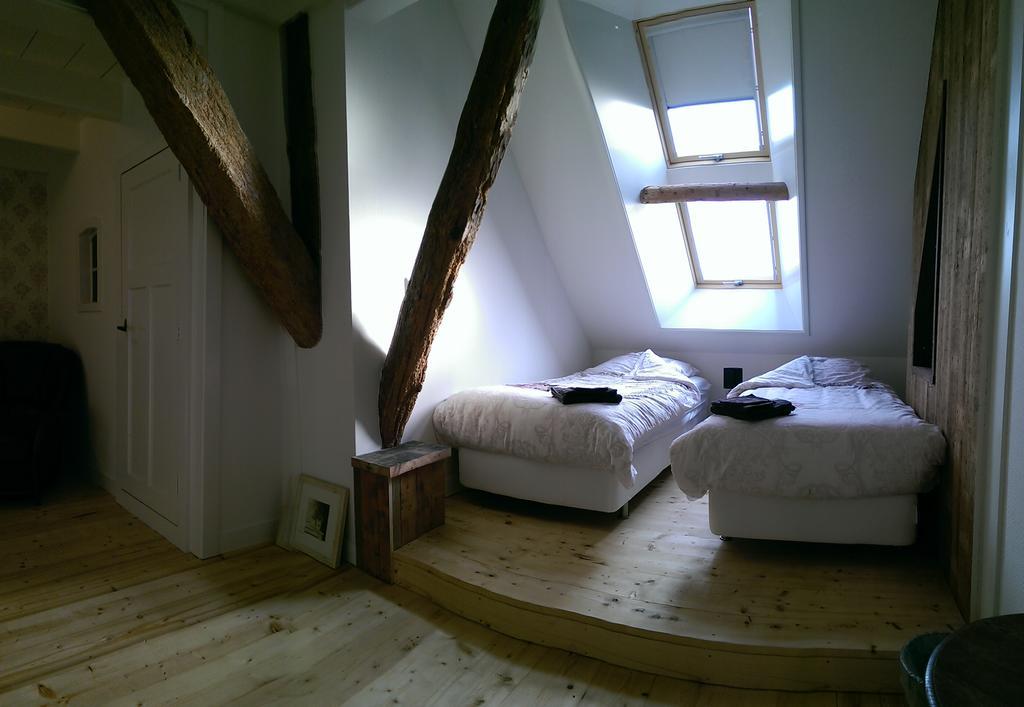 Ee Unia Zathe Bed & Breakfast エクステリア 写真