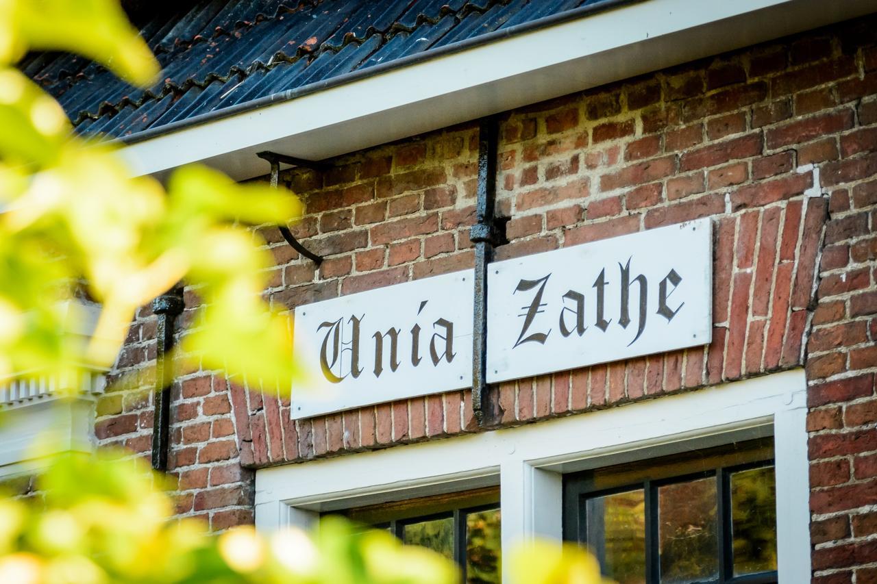 Ee Unia Zathe Bed & Breakfast エクステリア 写真