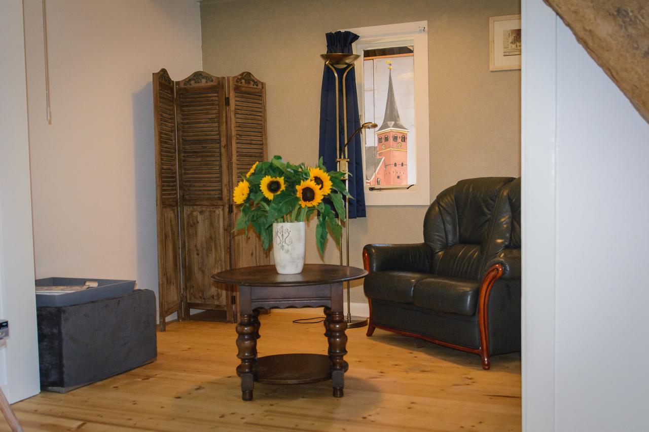 Ee Unia Zathe Bed & Breakfast エクステリア 写真