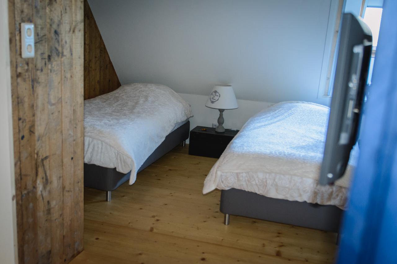 Ee Unia Zathe Bed & Breakfast エクステリア 写真